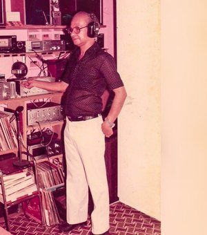 Do Alto-Falante ao Digital: A Trajetória do Rádio em Arapiraca