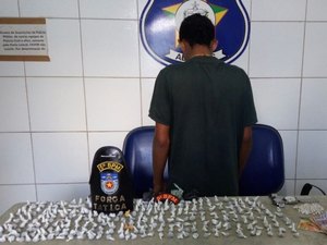 Menor de 17 anos é apreendido com 330 bolinhas de maconha e 102 pedras de crack 