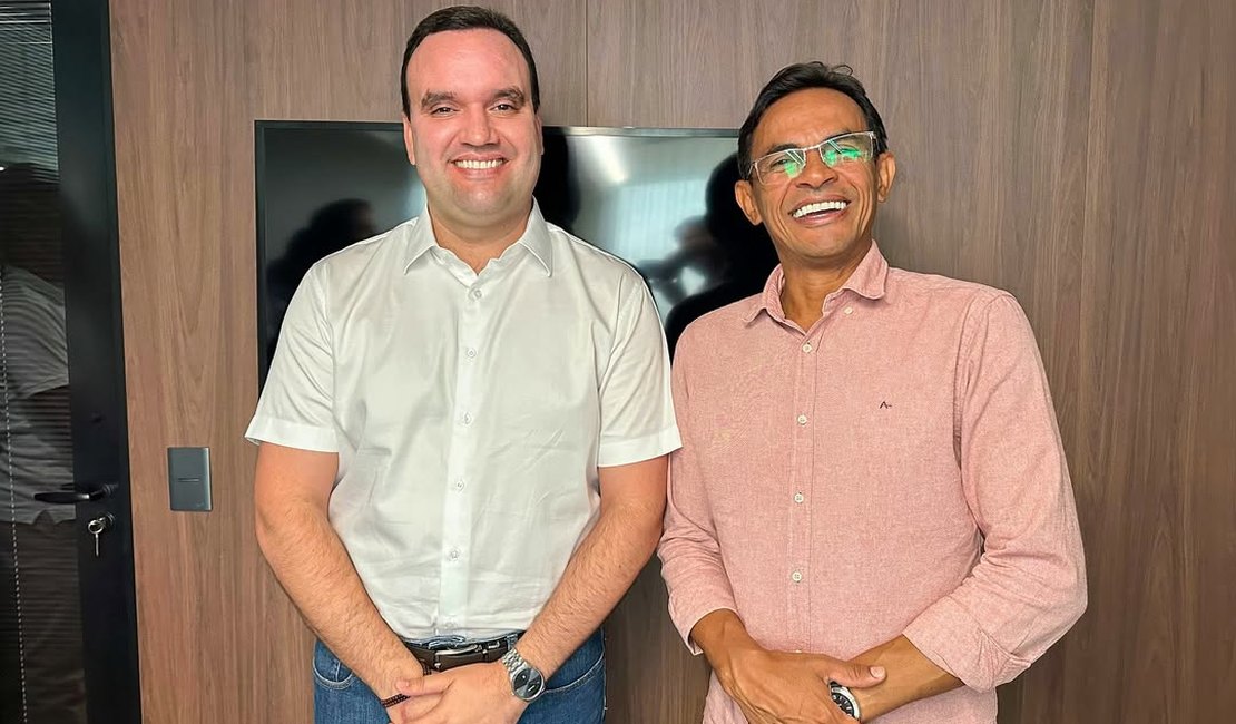 Prefeito de Messias oficializa aliança com Luciano Amaral e pode desembarcar no PSD