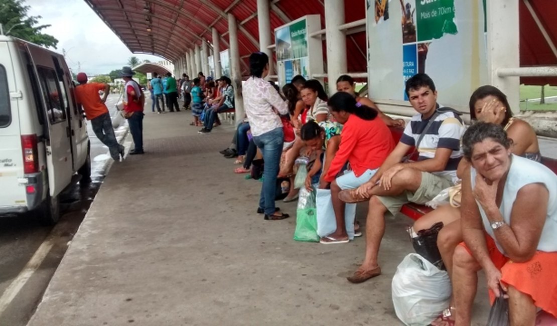 População sofre com falta de ônibus em Arapiraca