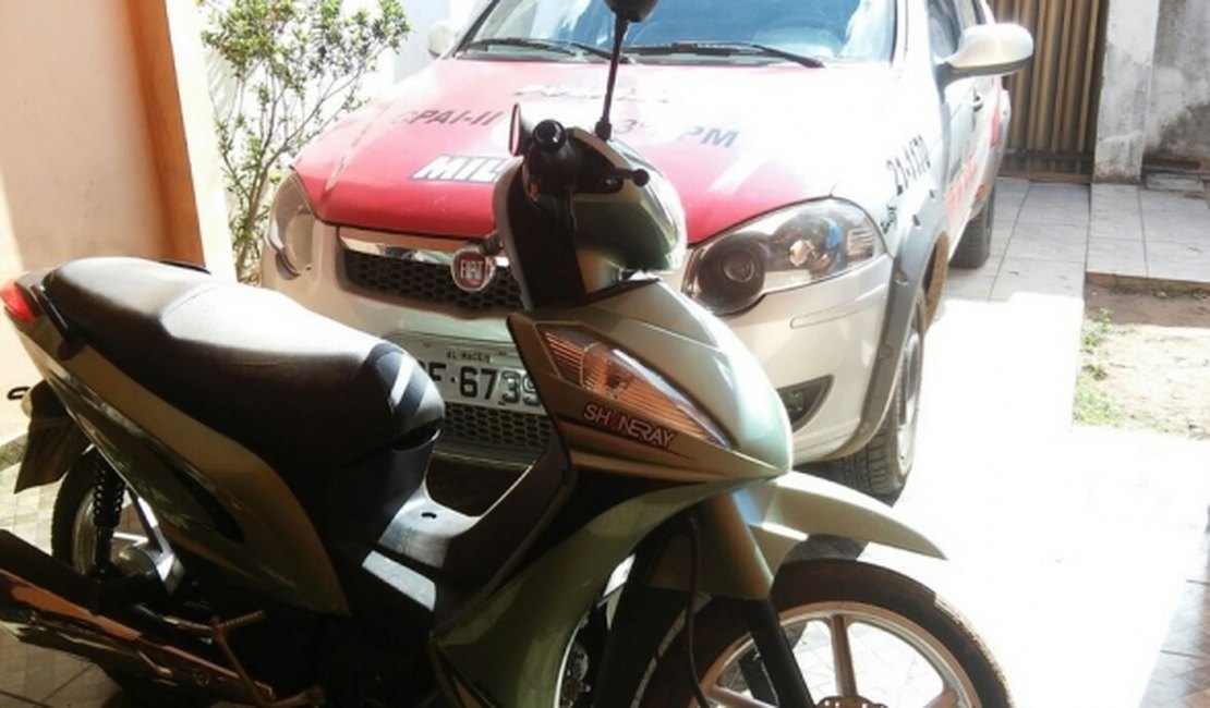 PM recupera ciclomotor roubado durante ronda em Lagoa da Canoa