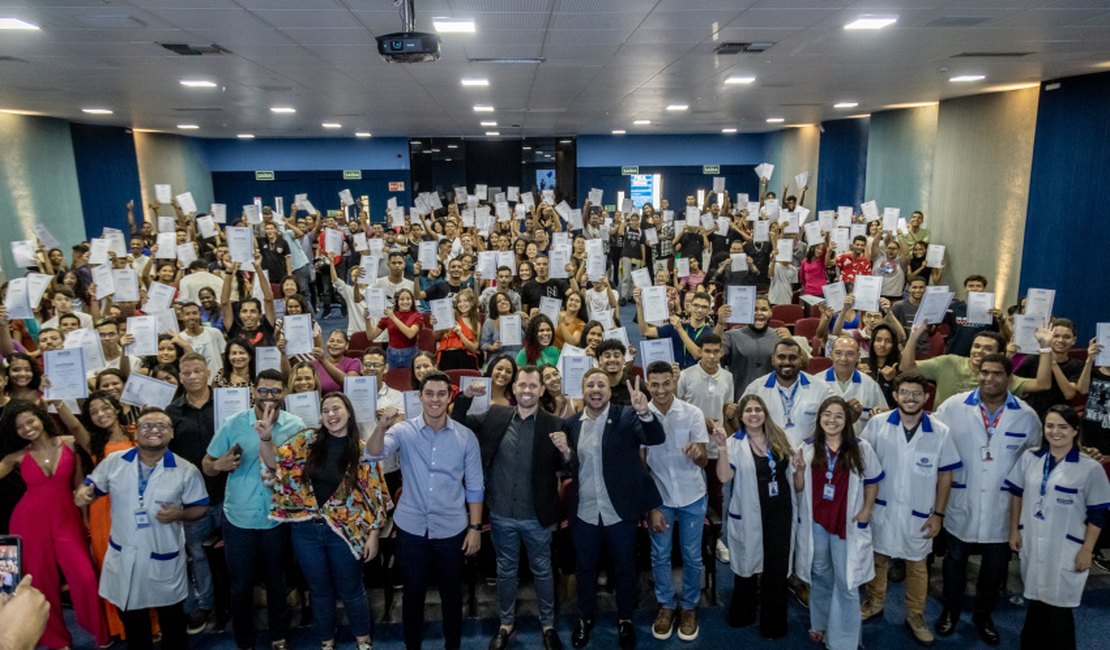 Emprega Jovem 2023 realiza solenidade de formatura de sua 7ª edição