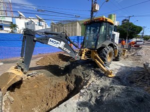 Rua Saldanha da Gama é interditada para manutenção em rede de drenagem