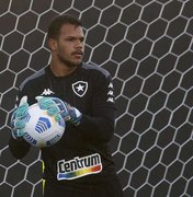 CSA mostra interesse em ficar com Igo, e permanência do goleiro no Botafogo para 2022 se complica