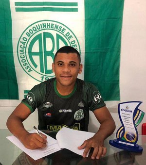 Jovem de São Luís do Quitunde realiza sonha e se torna jogador profissional de futebol