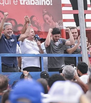 Caminhada de Arthur Lira reúne multidão em São Miguel dos Campos