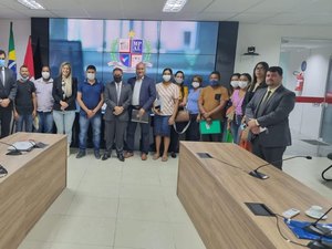 Ceci Rocha garante moradia para famílias do Parque do Futuro II, em Atalaia