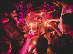 Confira histórias de festa liberal
