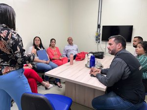 Leonardo Dias e secretário-adjunto de Saúde se reúnem por soluções para superlotação em UPA