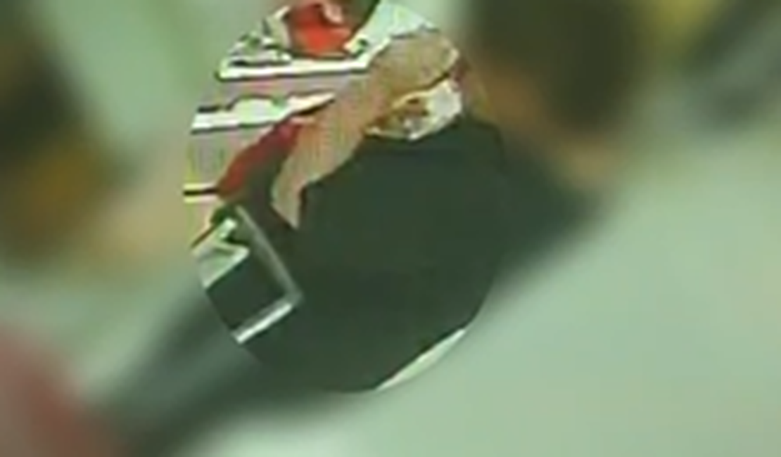 [Vídeo] ﻿Mulher furta óculos de R$ 3 mil no aeroporto de Maceió, tenta viajar e é presa no avião