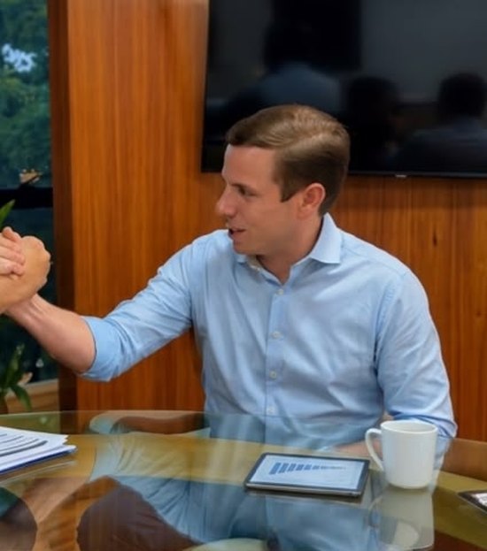 Aguardando apoio de Marlan a Renan Filho, Dantas recebe Arthur Albuquerque e anuncia obras para Limoeiro