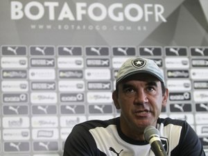 Ricardo Gomes recebe proposta do São Paulo e deve deixar o Botafogo