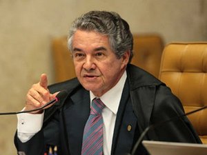 Relator vota para manter decisão que afastou Renan Calheiros da presidência