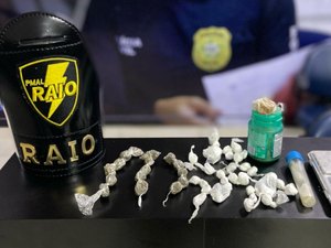 Drogas e armas de fogo são apreendidas em ações da PM no estado