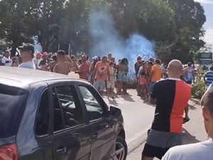 Moradores da zona rural de Atalaia protestam contra falta de água na BR-316