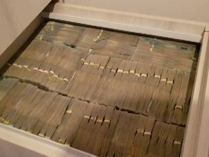 Polícia acha armário com R$ 8 milhões em casa de dono de rede de farmácias