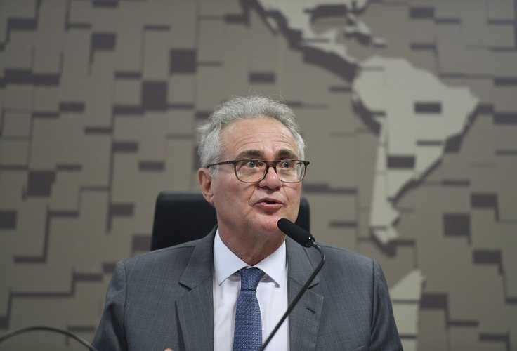 Renan Calheiros convoca Celso Amorim para discutir eleição na Venezuela