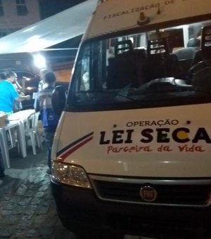 Lei Seca autua 60 motoristas e flagra outros oito inabilitados em Maceió