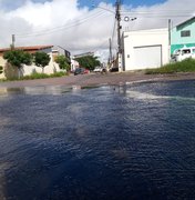 [Vídeo] Vazamento à margem da AL 220 em Arapiraca já dura quase uma semana