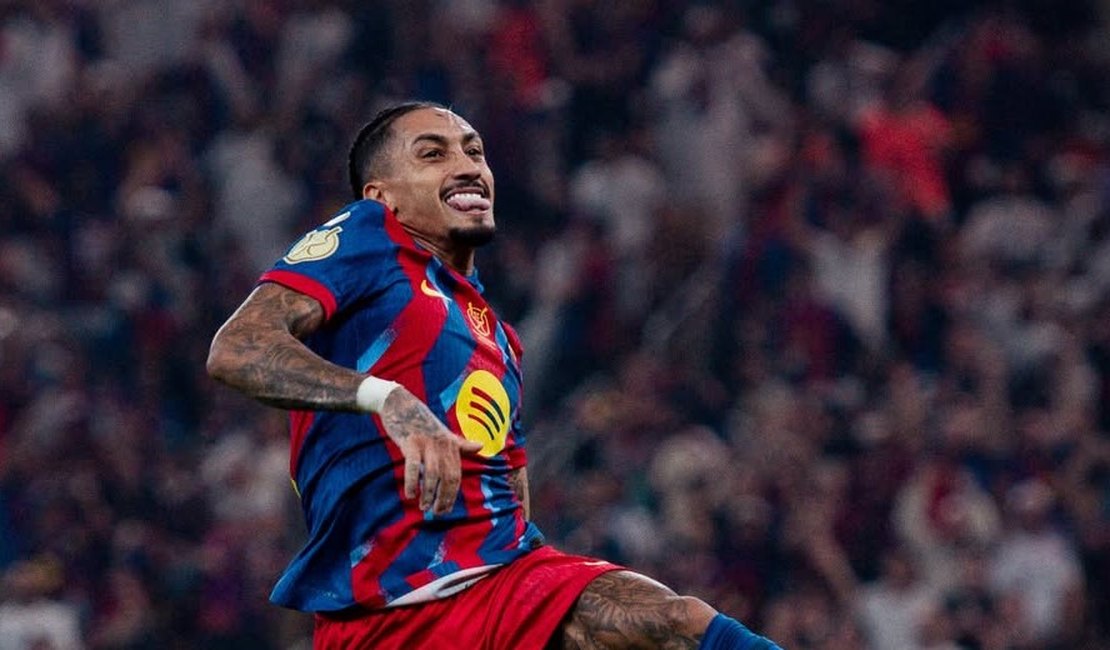 Com dois de Raphinha, Barcelona bate Real Madrid e é campeão da Supercopa