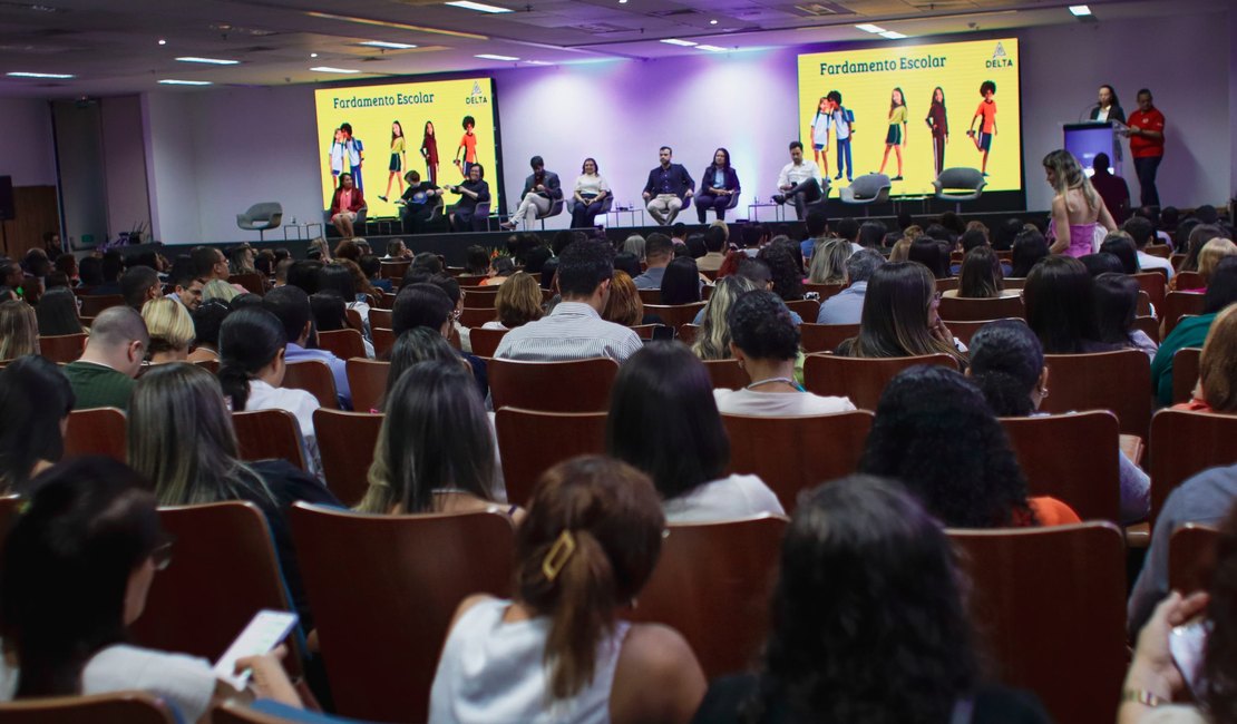 Prefeita de Palmeira dos Índios recebe Menção Honrosa “Paulo Freire”