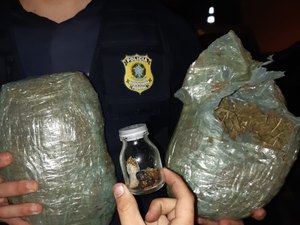 Criança estava em carro apreendido no Agreste que transportava drogas com destino a Maceió