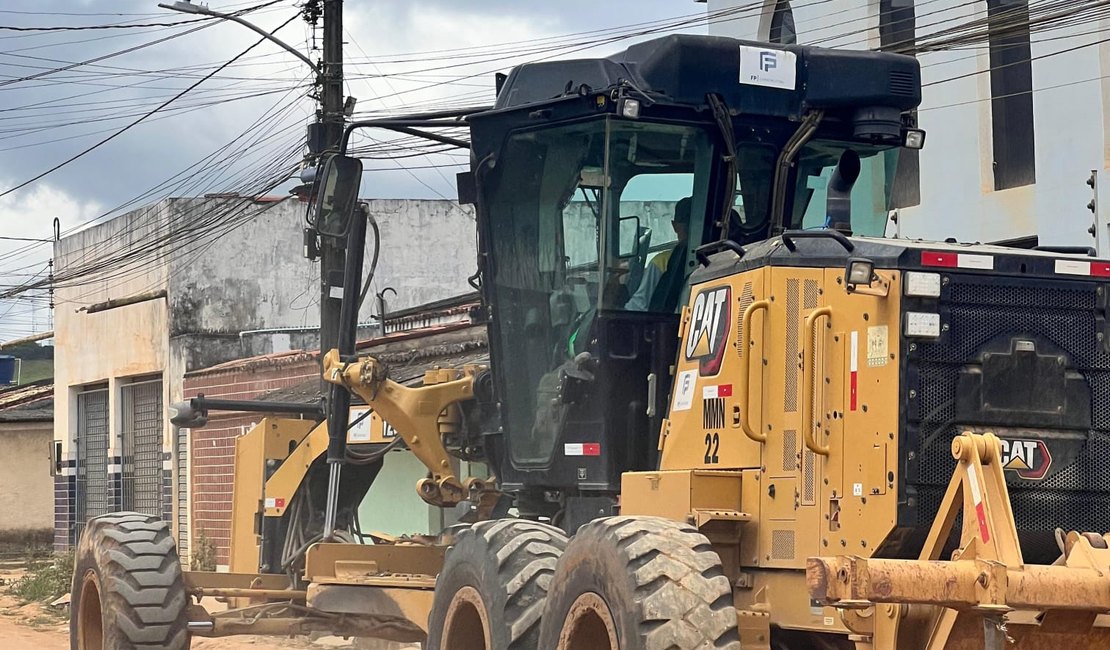 Pavimentação de ruas em Arapiraca avança no bairro Planalto