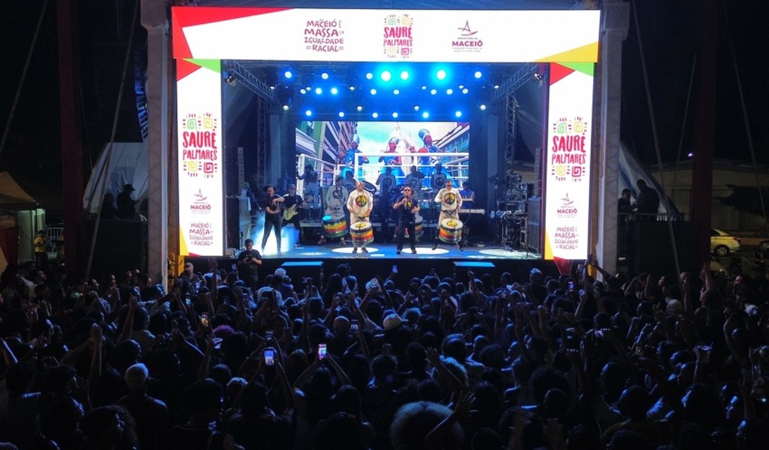 Saurê Palmares reúne multidão em noite cheia de música e dança em Maceió