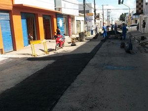 Prefeitura intensifica serviços de calçamento e pavimentação em Arapiraca