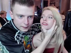 Influencer russo choca audiência ao agredir modelo em transmissão ao vivo