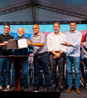 Presidente Lula e Paulo Dantas assinam ordem de serviço para nova etapa do Canal do Sertão