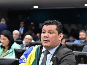 Moraes manda notificar Gilvan da Federal na Câmara por injúria contra general