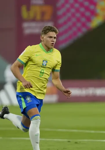 Brasil marca no último minuto e garante vaga na semi do Mundial Sub-17