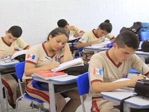Alunos atribuem boa nota no Enem à disciplina do Colégio Tiradentes da PM