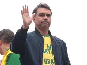 Partido Novo formaliza apoio a Flávio Bolsonaro no segundo turno