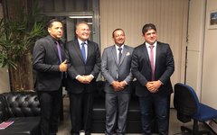 Prefeito de Porto Calvo visitou parlamentares