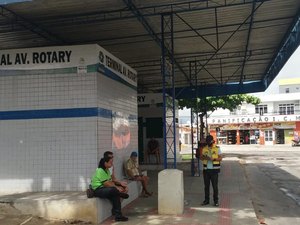 Durante vistoria, SMTT flagra irregularidades em terminais de ônibus de Maceió