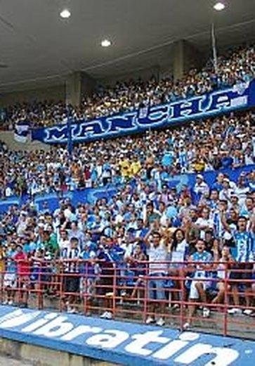 CSA comemora 113 anos e enfrenta protestos da torcida