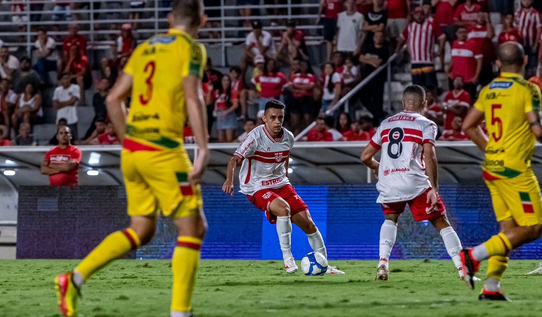 CRB toma gol no último lance e fica no empate com o Brusque