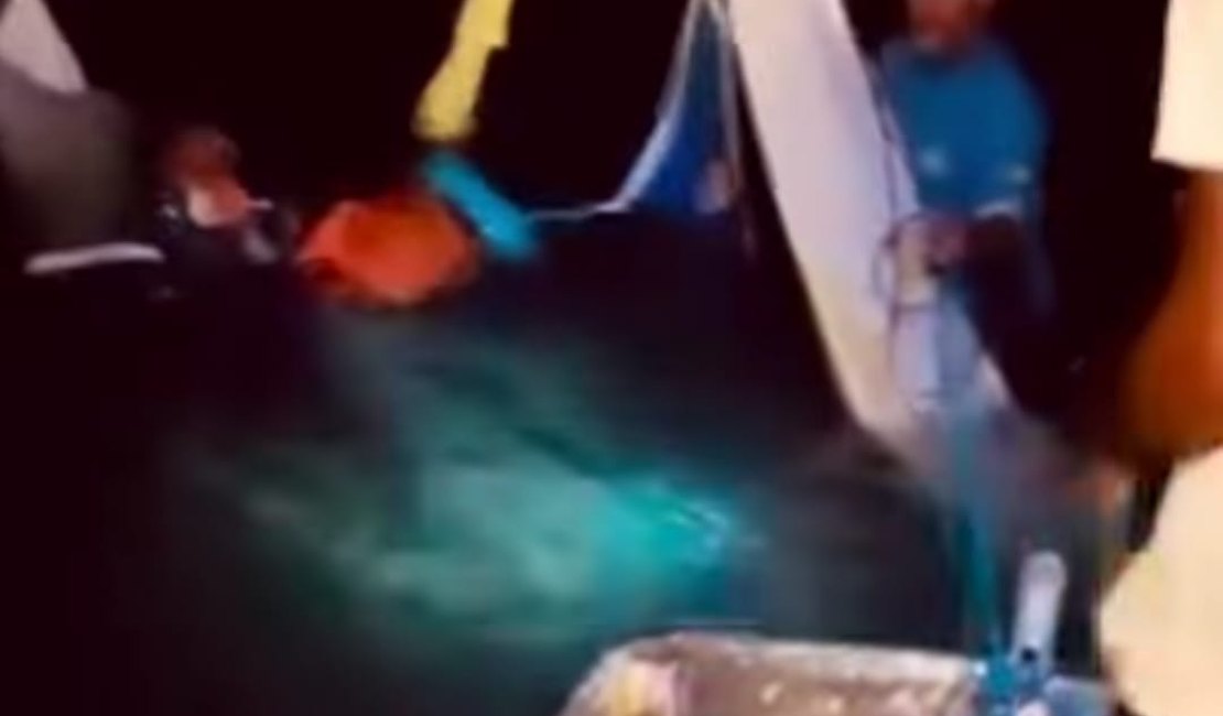 Pescadores pernambucanos são resgatados no alto-mar de Porto de Pedras