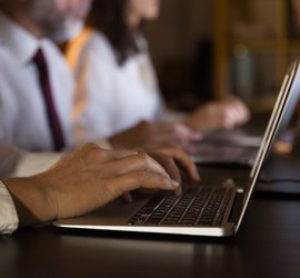 Entre a eficiência e o risco: como o uso indiscriminado de agentes de inteligência artificial pode ameaçar negócios e dados sensíveis