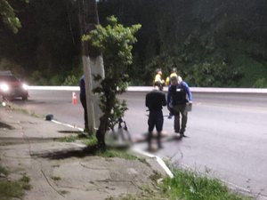 Ciclista morre na Ladeira Geraldo Melo após perder o controle e bater em poste