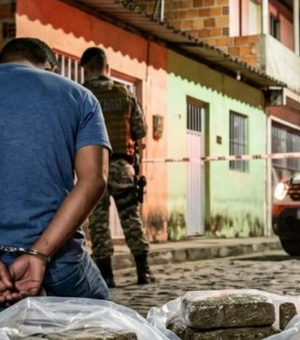 Suspeito é preso com mais drogas  durante ação policial no Jacintinho, em Maceió