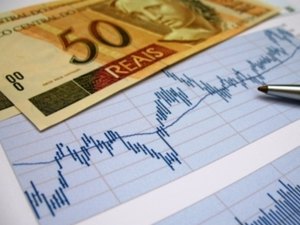 53% dos brasileiros pretendem diminuir gastos em agosto