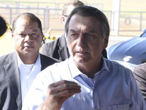Bolsonaro chama coronel Ustra de 'héroi nacional'