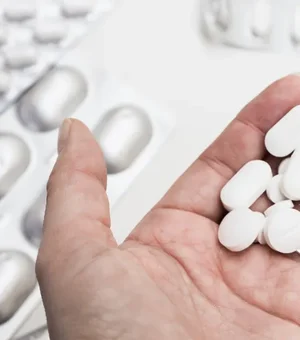 Médico deixa aviso sério sobre uso de ibuprofeno e paracetamol