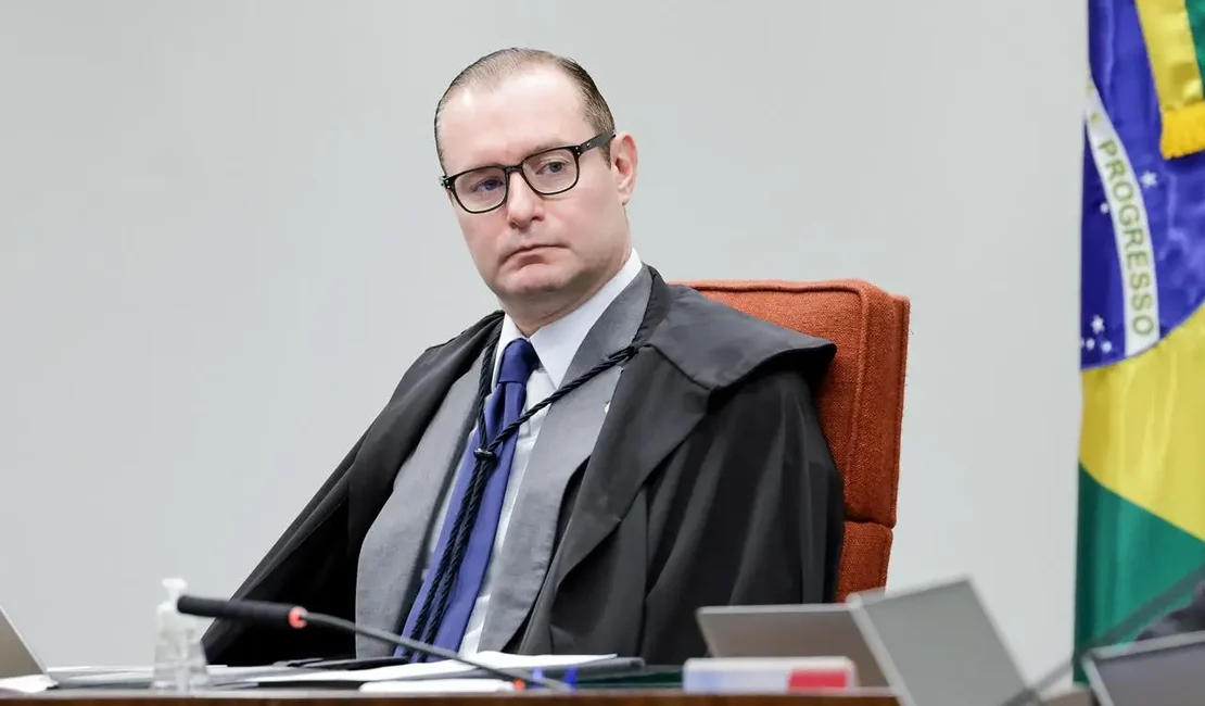 Zanin dá quarto voto e define condenação de Bolsonaro por tentativa de golpe