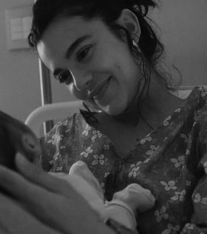 Manu Gavassi comemora 1º Dia das Mães com a filha: “Presente divino”