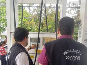 Procon Maceió fiscaliza publicidade de preços de combustíveis