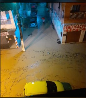 [Vídeo] Ruas de Japaratinga ficam alagadas por conta das chuvas